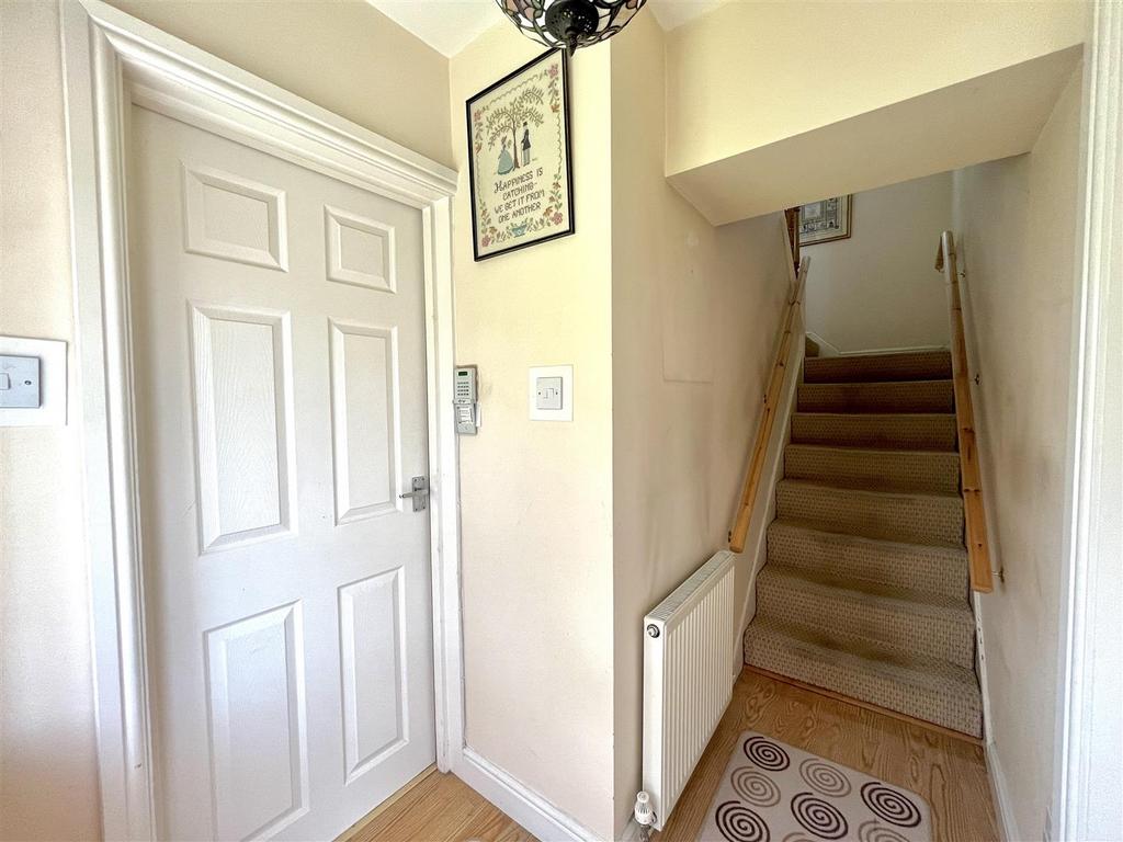 Briarfield Road, Timperley, Altrincham 3 bed semidetached house for
