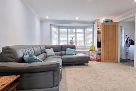 3 bedroom semi-detached house for sale - Orchard Way, Bicester