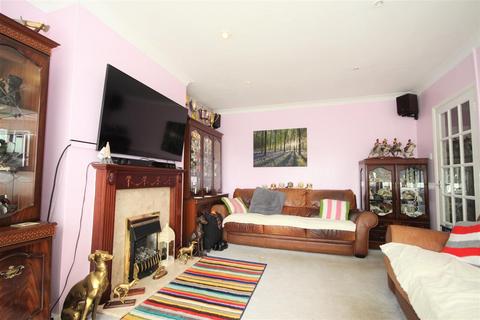 24 Ingram Road, Steyning, BN44 3PF