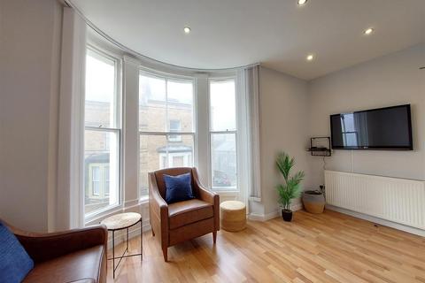 1 bedroom property for sale, Castle Road, Scarborough