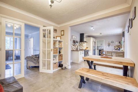 4 bedroom detached house for sale, Kestrel Close, Whittington