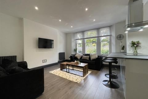 4 bedroom flat to rent, Randall Road, Bristol