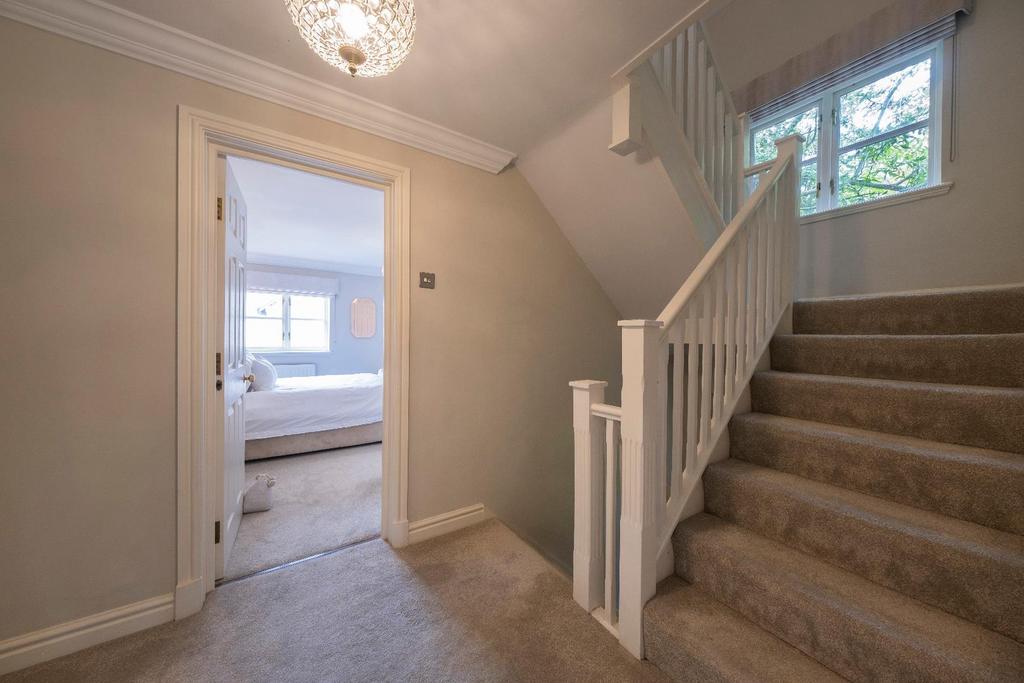 15 Millfield Lane-030.JPG