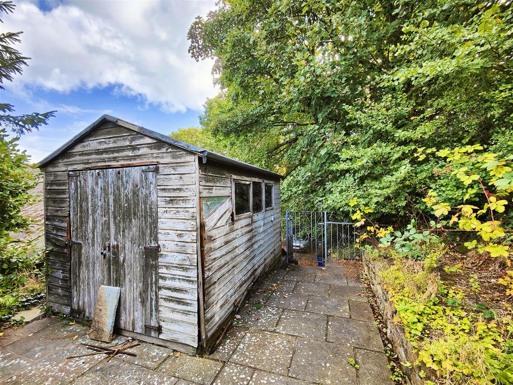 Timber Garden Shed (requiring attention)