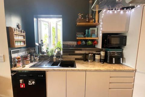 28 Brooks Road, Street, BA16 0PN