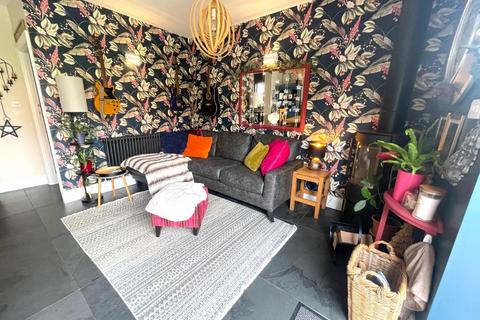 28 Brooks Road, Street, BA16 0PN