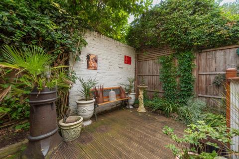 28 Dagmar Road, Windsor, SL4 1JL