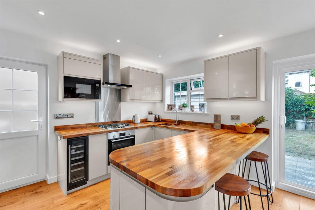 Burnt Ash Lane, Bromley 3 bed semidetached house for sale £550,000