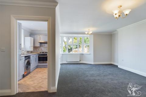 2 bedroom apartment for sale - The Olivers, The Avenue, Hornchurch