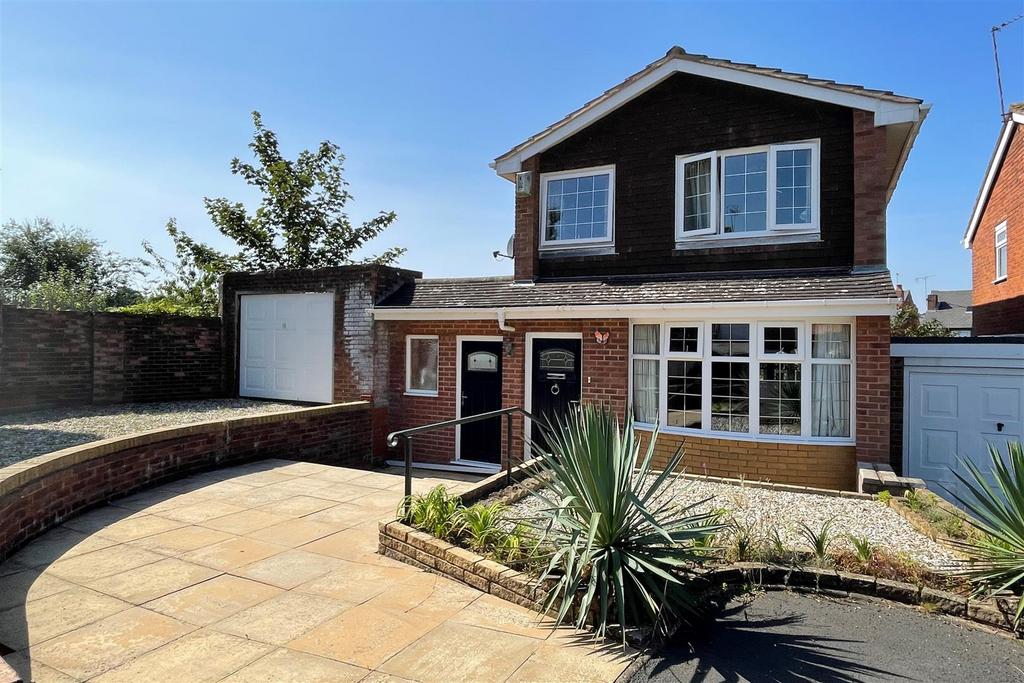 Langley Crescent, Oldbury 3 bed detached house for sale £270,000