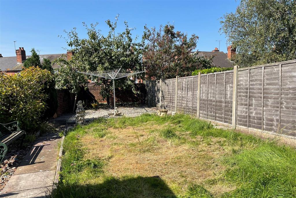 Langley Crescent, Oldbury 3 bed detached house for sale £270,000