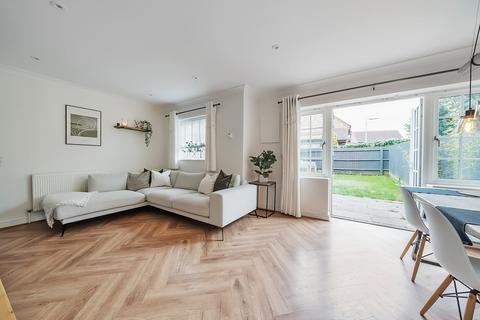 4 Three Tuns Close, Arlesey, SG15 6AG