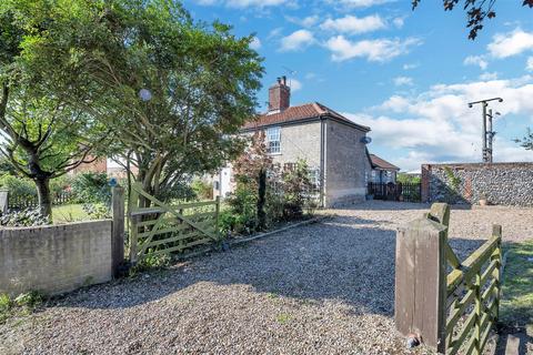 4 bedroom semi-detached house for sale, The Street, Norton