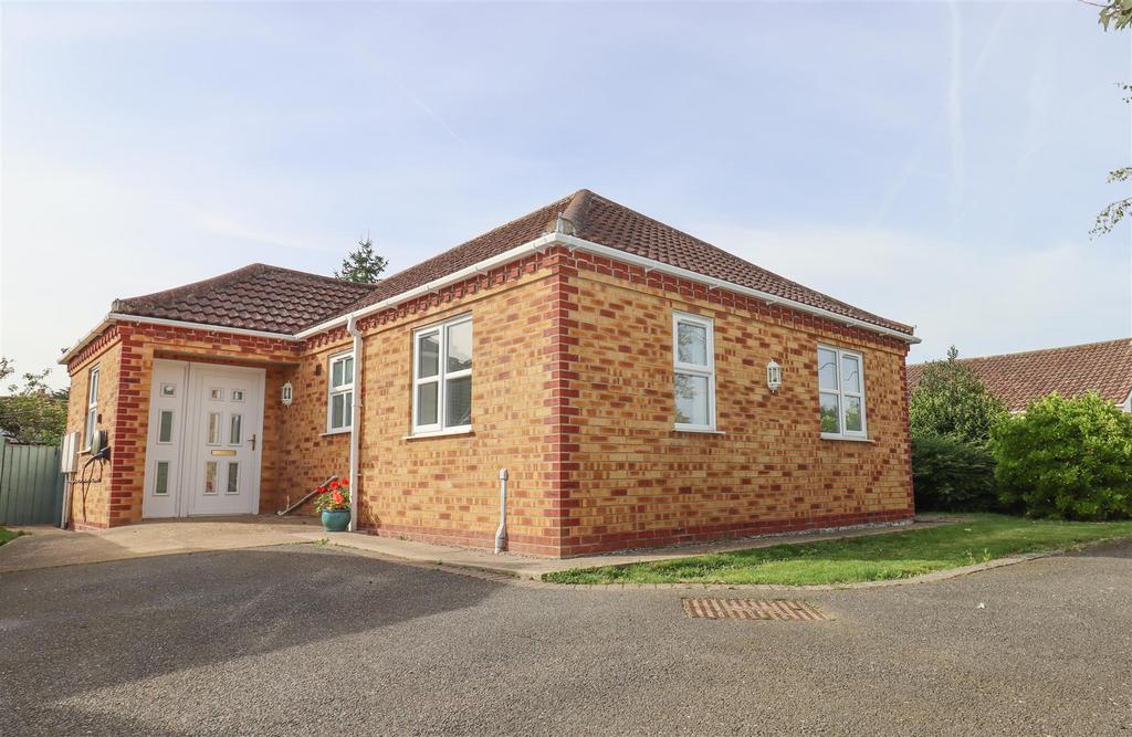 Station Road, Alford 3 bed detached bungalow £275,000