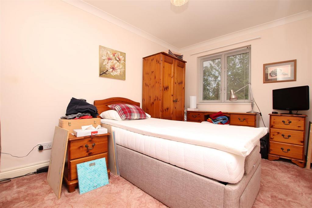 Bedroom 1.JPG