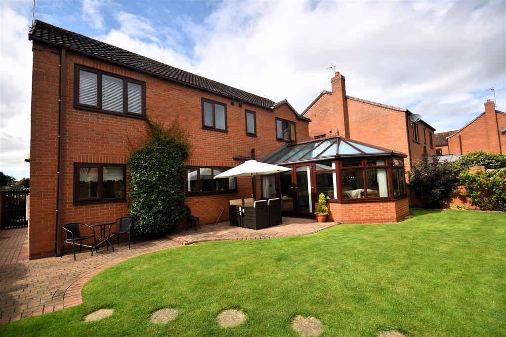 Percy Drive, Airmyn, Goole 4 bed detached house for sale £400,000