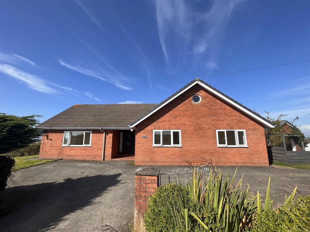 Llanon 3 bed property with land for sale £400,000
