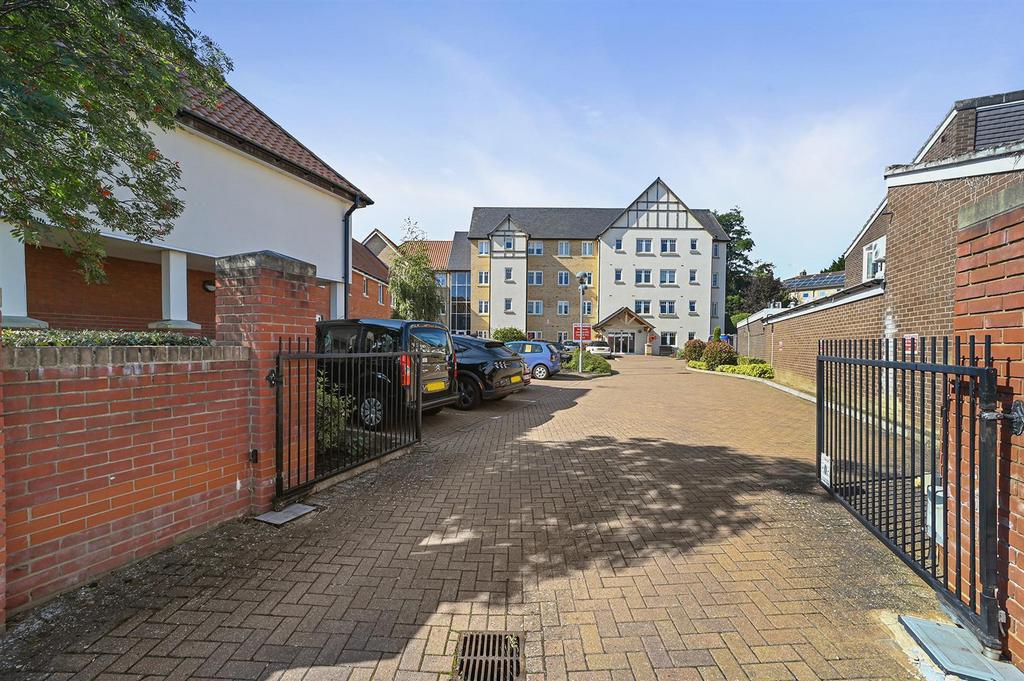 PT-Sheridans-17 Cross Penny Court-2.jpg