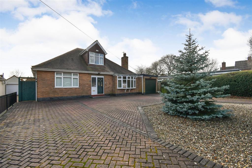 West Ella Road, Kirk Ella, Hull 3 bed detached bungalow for sale £450,000