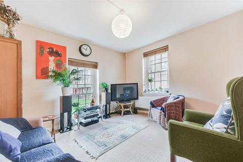 2 bedroom apartment to rent, Albion Avenue, Clapham