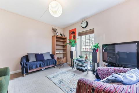 2 bedroom apartment to rent, Albion Avenue, Clapham