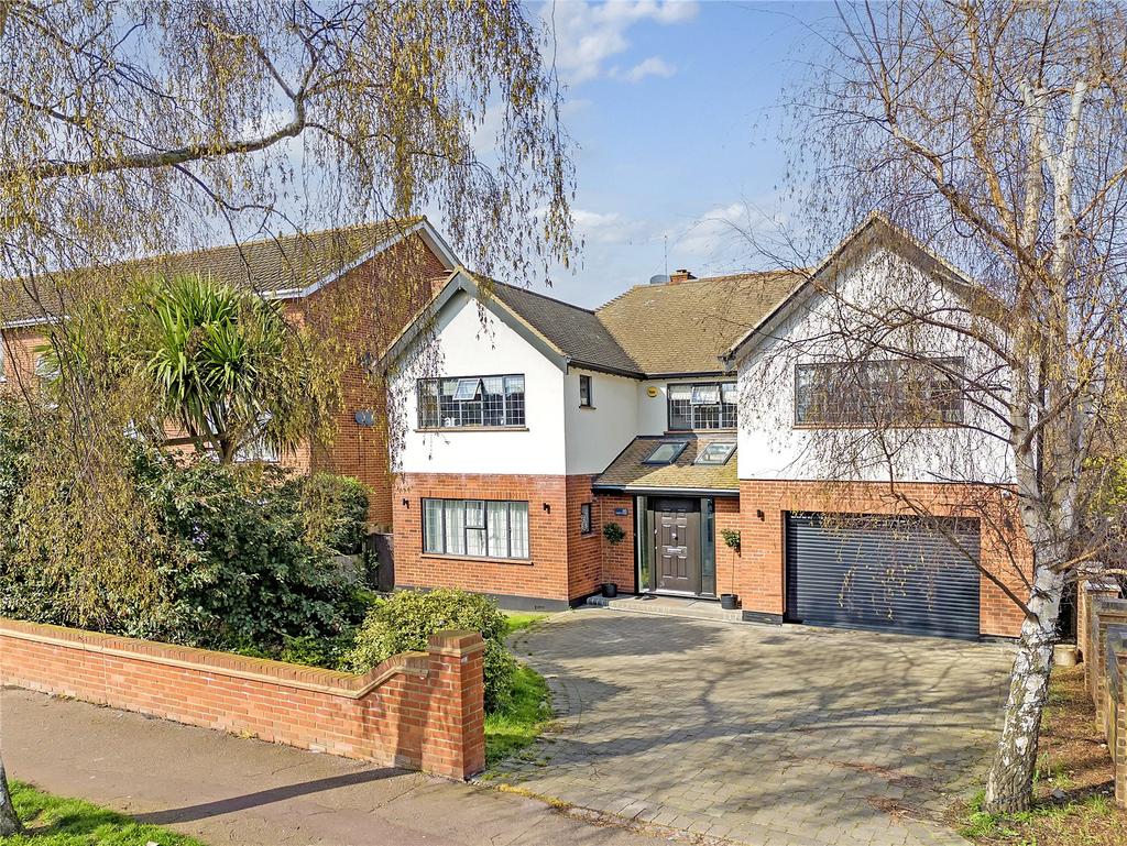 Colbert Avenue, Thorpe Bay, Essex, SS1 4 bed detached house for sale