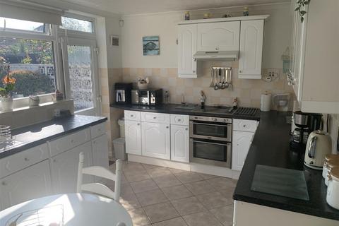 7 Edward Way, Ashford, TW15 3AY