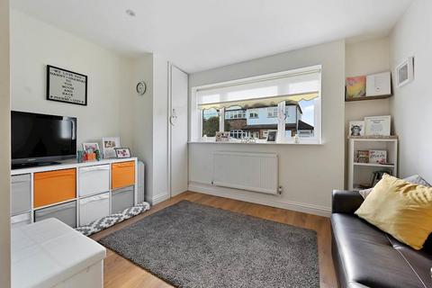 7 Edward Way, Ashford, TW15 3AY