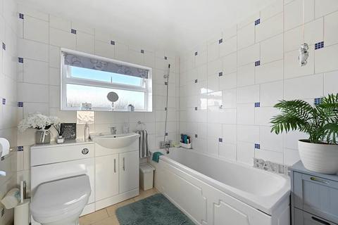 7 Edward Way, Ashford, TW15 3AY