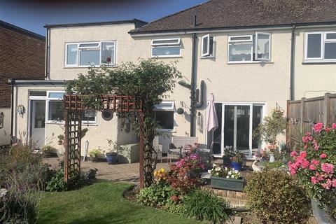 7 Edward Way, Ashford, TW15 3AY