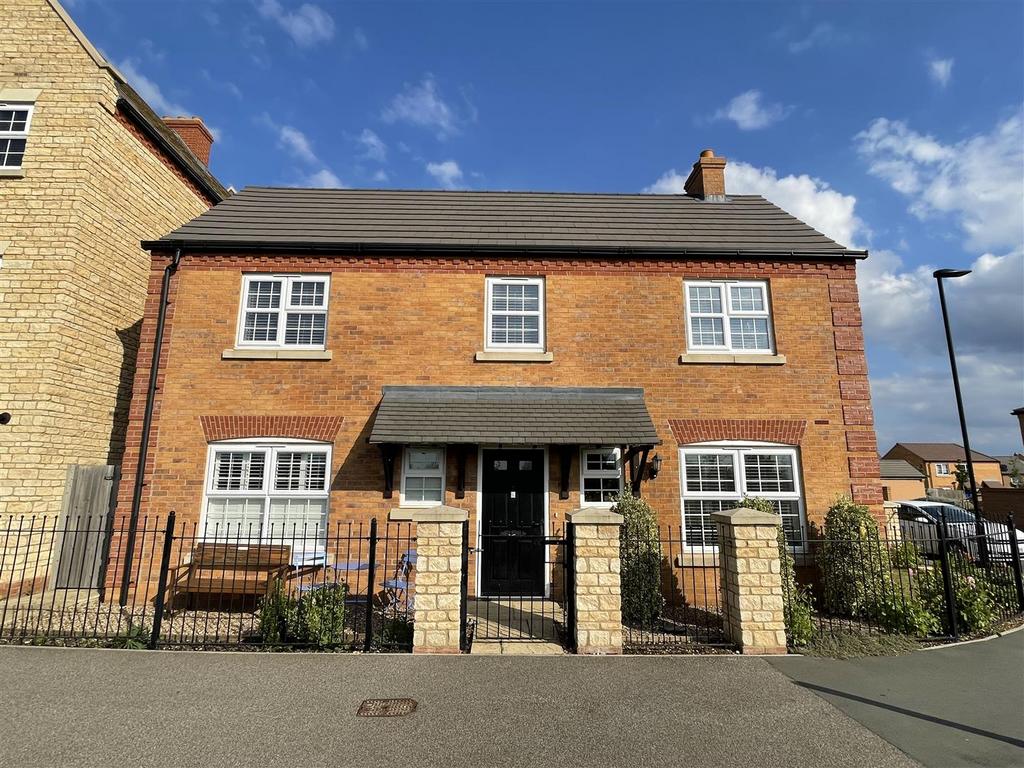 Langton Walk, Stamford 4 bed detached house for sale £585,000