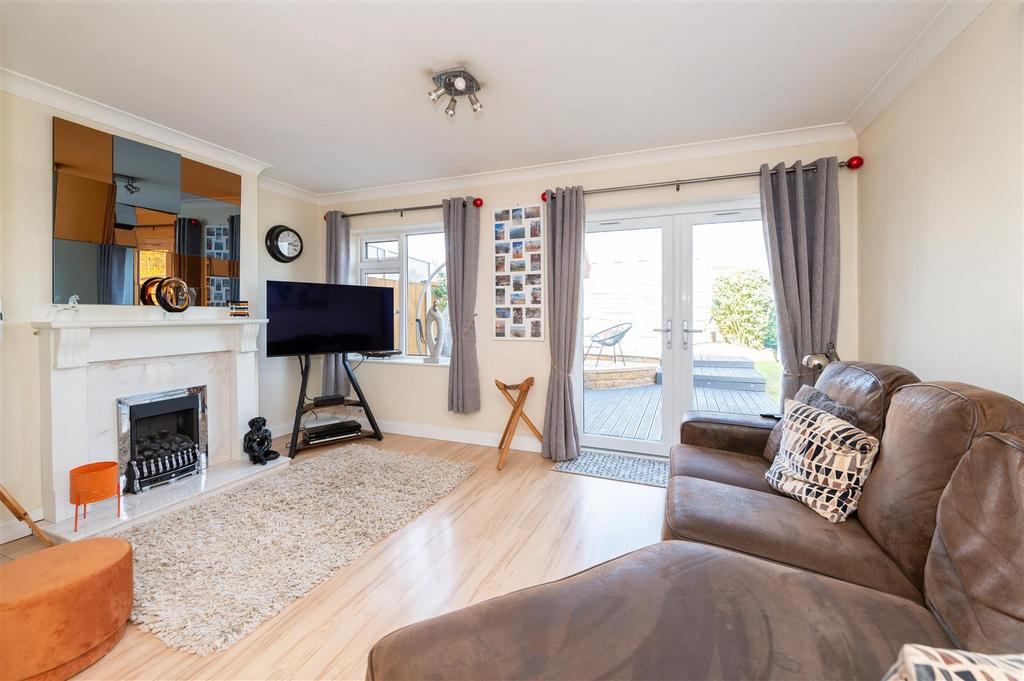 32 Coningsby Drive - internal-8.JPG