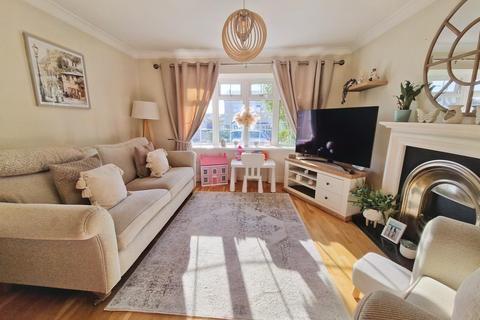 35 Eleanor Close, Pencoed, Bridgend, CF35 6RD