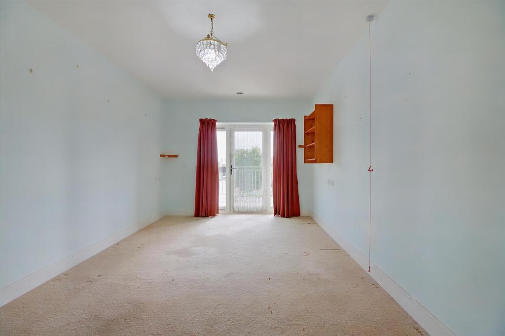 Double Bedroom: