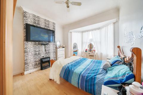 27 Barmeston Road, London, SE6 3BJ