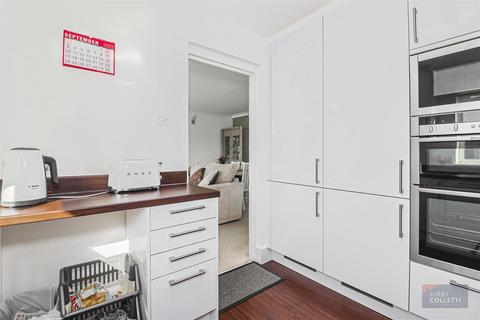 2, Eversley Lodge Park View, Hoddesdon, EN11 8PH