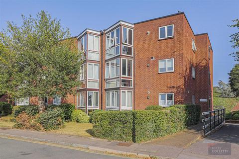 2, Eversley Lodge Park View, Hoddesdon, EN11 8PH