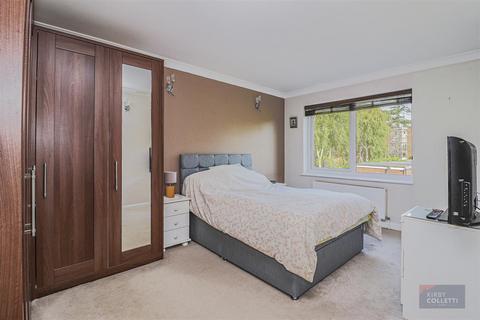 2, Eversley Lodge Park View, Hoddesdon, EN11 8PH