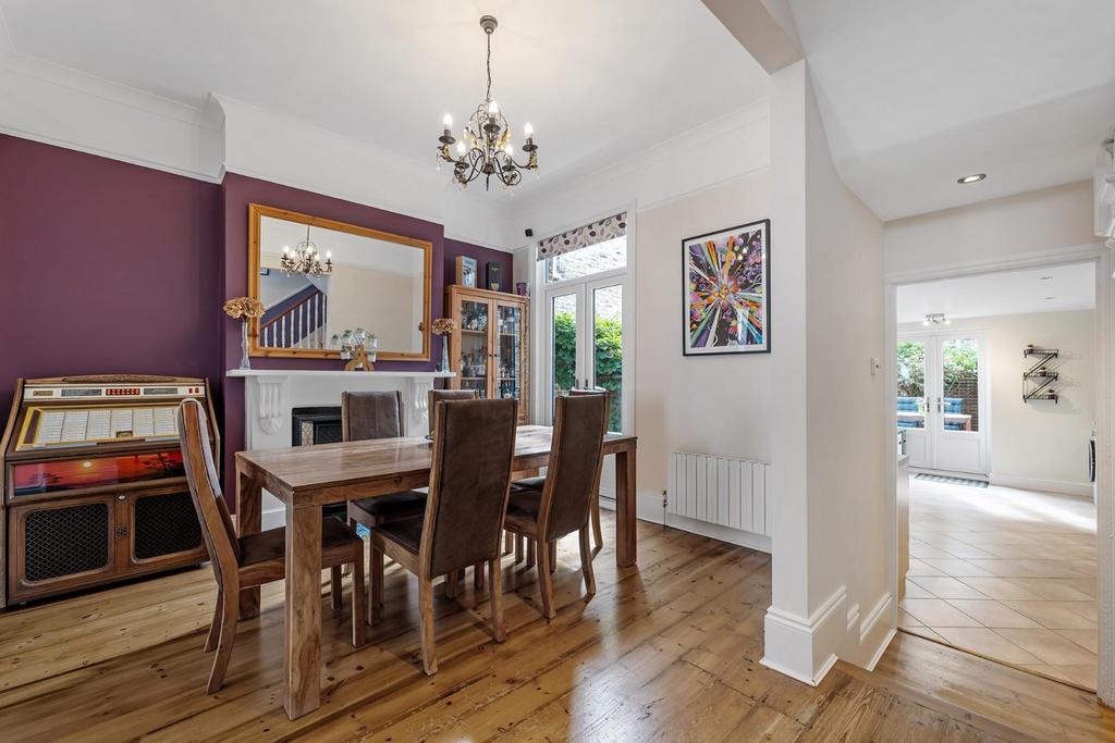 Sandmere Road, SW4 4 bed house for sale £1,150,000