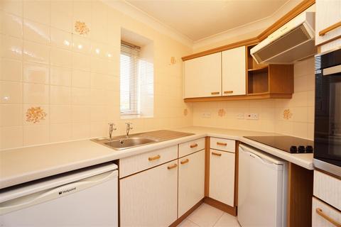 1 bedroom flat for sale - Ranulf Court, 60 Abbeydale Road South, Sheffield, S7 2PZ