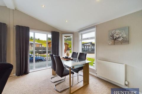 2 bedroom park home for sale, Old Malton Road, Staxton, Scarborough