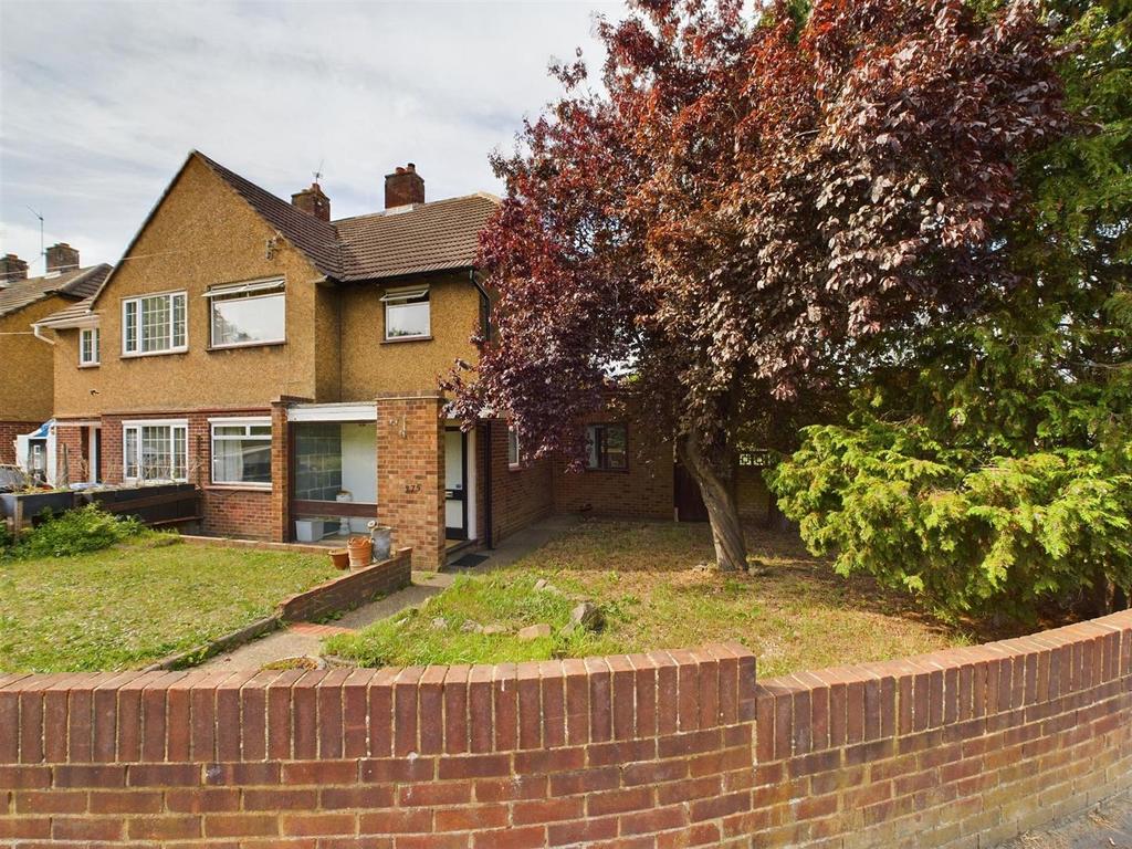 Terrace Road, Walton on Thames 3 bed semidetached house £550,000