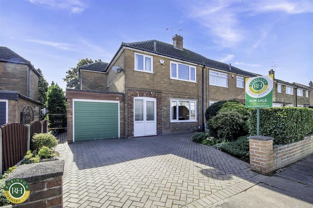 Fernhurst Road, Wheatley Hills... 3 bed semidetached house £200,000