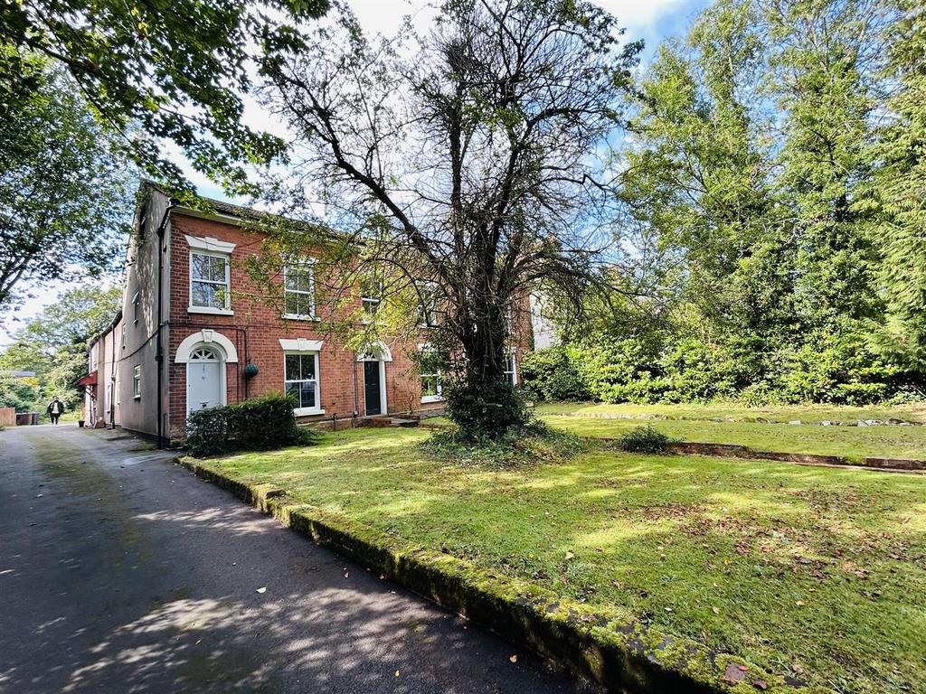 Flat 1, 245 Tettenhall Road, Wolverhampton 1 bed mews to rent £575