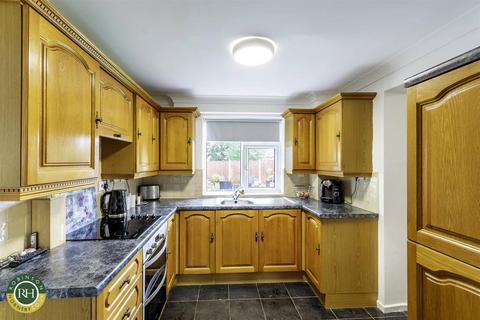 18 Stone Font Grove, Doncaster, DN4 6UQ