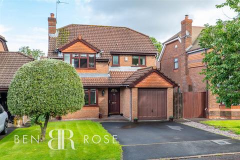 4 bedroom detached house for sale, Leafy Close, Leyland