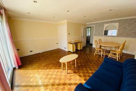 5 Brierley Close, London, SE25 4LT