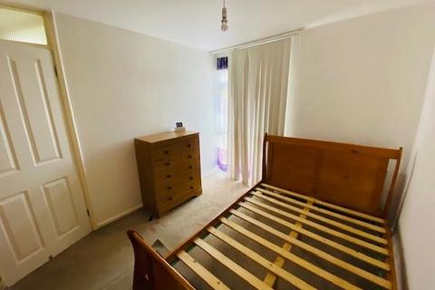 5 Brierley Close, London, SE25 4LT