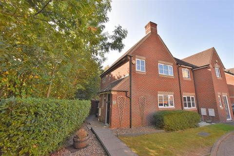 3 bedroom end of terrace house for sale - Vervain Close, Bicester
