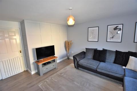 3 bedroom end of terrace house for sale - Vervain Close, Bicester